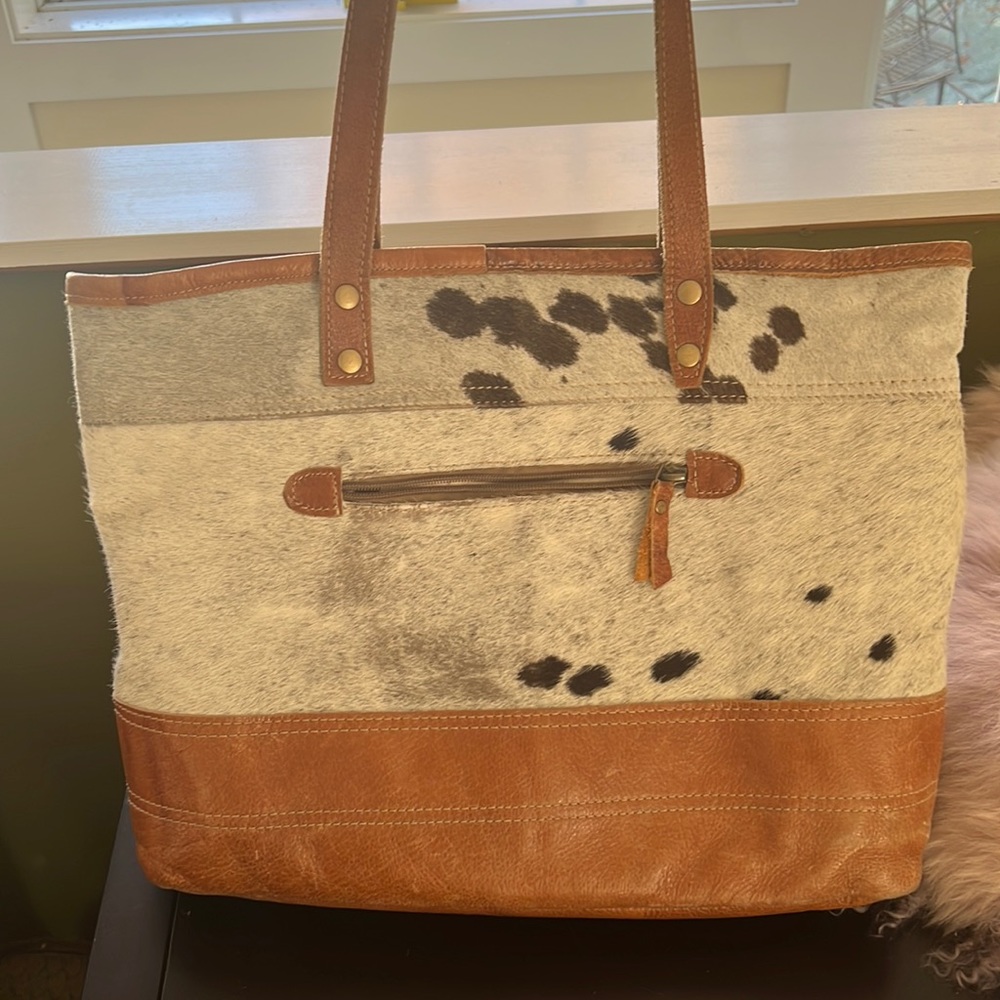 Tote bag.  Like new.
